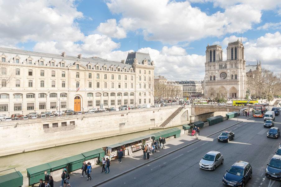 Two Bedroom Luxury Apartment - Balcony With View Of Notre Dame باريس المظهر الخارجي الصورة