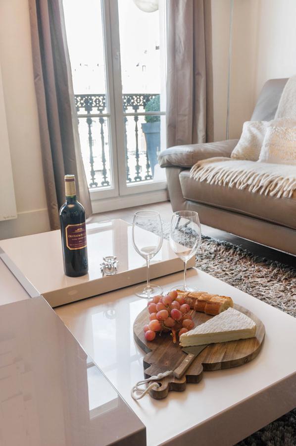Two Bedroom Luxury Apartment - Balcony With View Of Notre Dame باريس المظهر الخارجي الصورة
